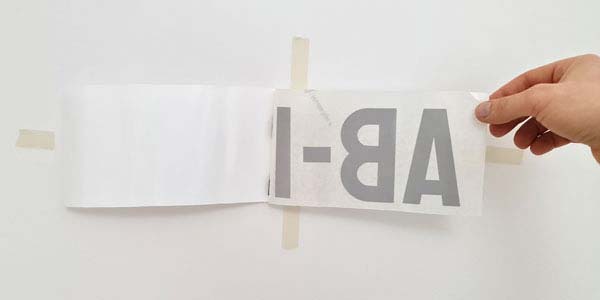Bootskennzeichen von Trägerpapier lösen