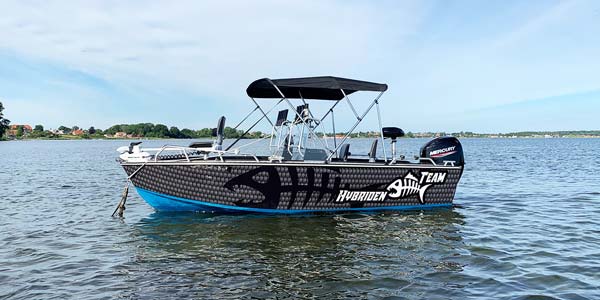 Angelboot mit individuellem Logo