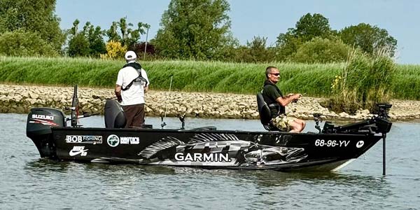 Angelboot mit Zander Folie